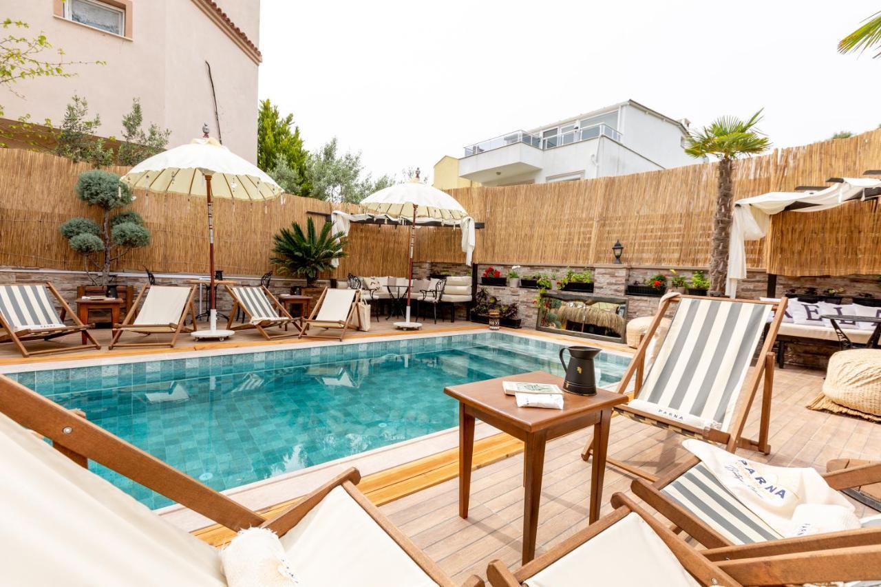 Parna Hotel Cunda Exterior photo
